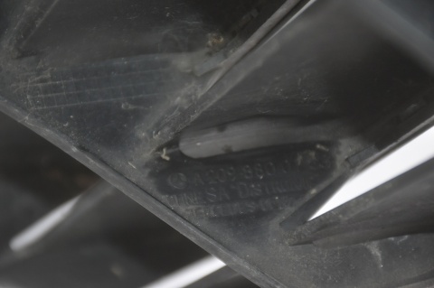 GRILL ATRAPA CHŁODNICY MERCEDES CLK W209