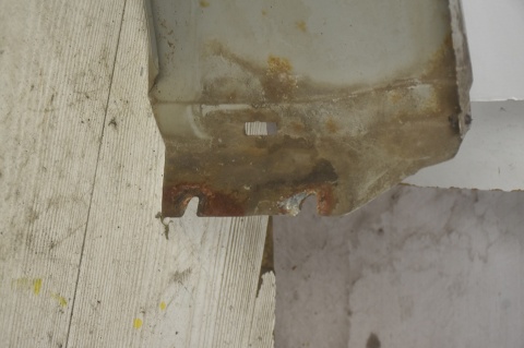 BŁOTNIK PRZEDNI PRZÓD LEWY CHRYSLER 300 C