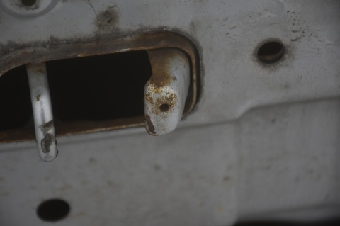 MASKA POKRYWA SILNIKA NISSAN NV200