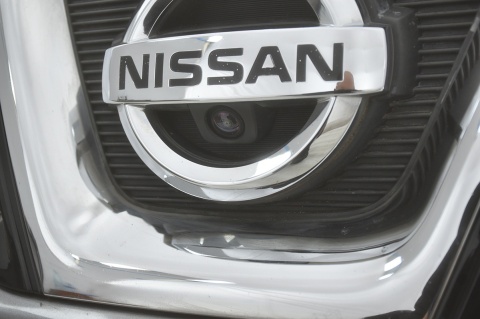 ZDERZAK PRZEDNI PRZÓD NISSAN QASHQAI I J10 LIFT KAMERA