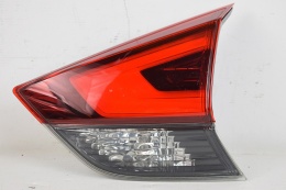 LAMPA W KLAPĘ TYLNA TYŁ PRAWA NISSAN X-TRAIL T32 LIFT 226-23746