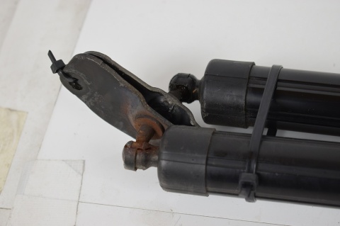 SIŁOWNIK KLAPY ELEKTRYCZNEJ RANGE ROVER SPORT L320 CH32-70354-AB