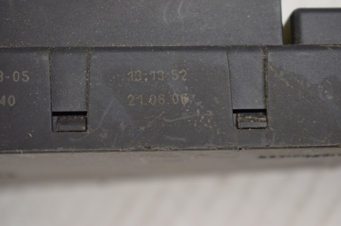 SKRZYNKA BEZPIECZNIKÓW BMW E60 6906618 518956040