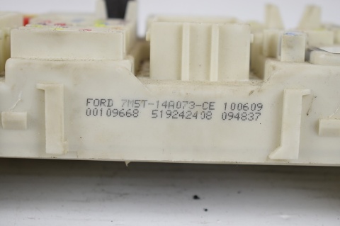 SKRZYNKA BEZPIECZNIKÓW MODUŁ FORD 7M5T-14A073-CE