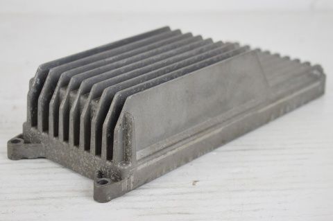 WZMACNIACZ AUDIO AUDI A4 B8 A5 8T 8R1035223A