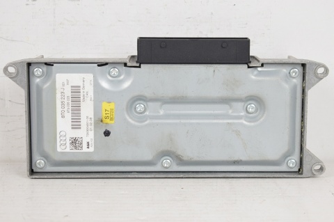 WZMACNIACZ BOSE AUDI 8T0035223J
